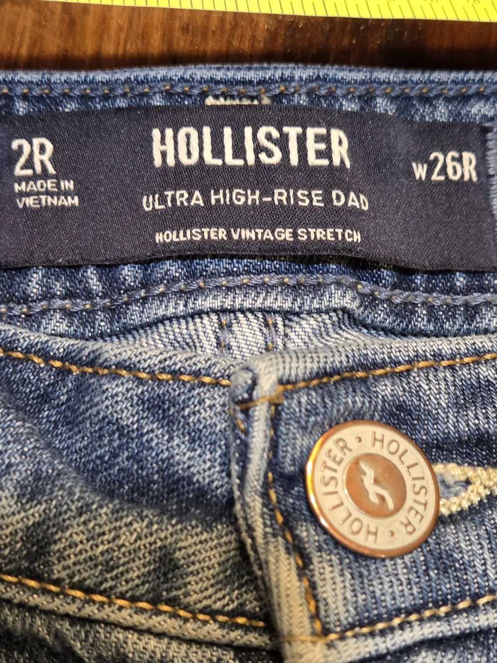 Hollister sz 2 R Jeans Ultra high rise Dad stretchy  Denim Cleangirl